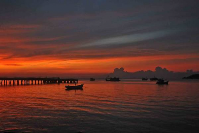 Hoàng hôn trên đảo Hải Tặc